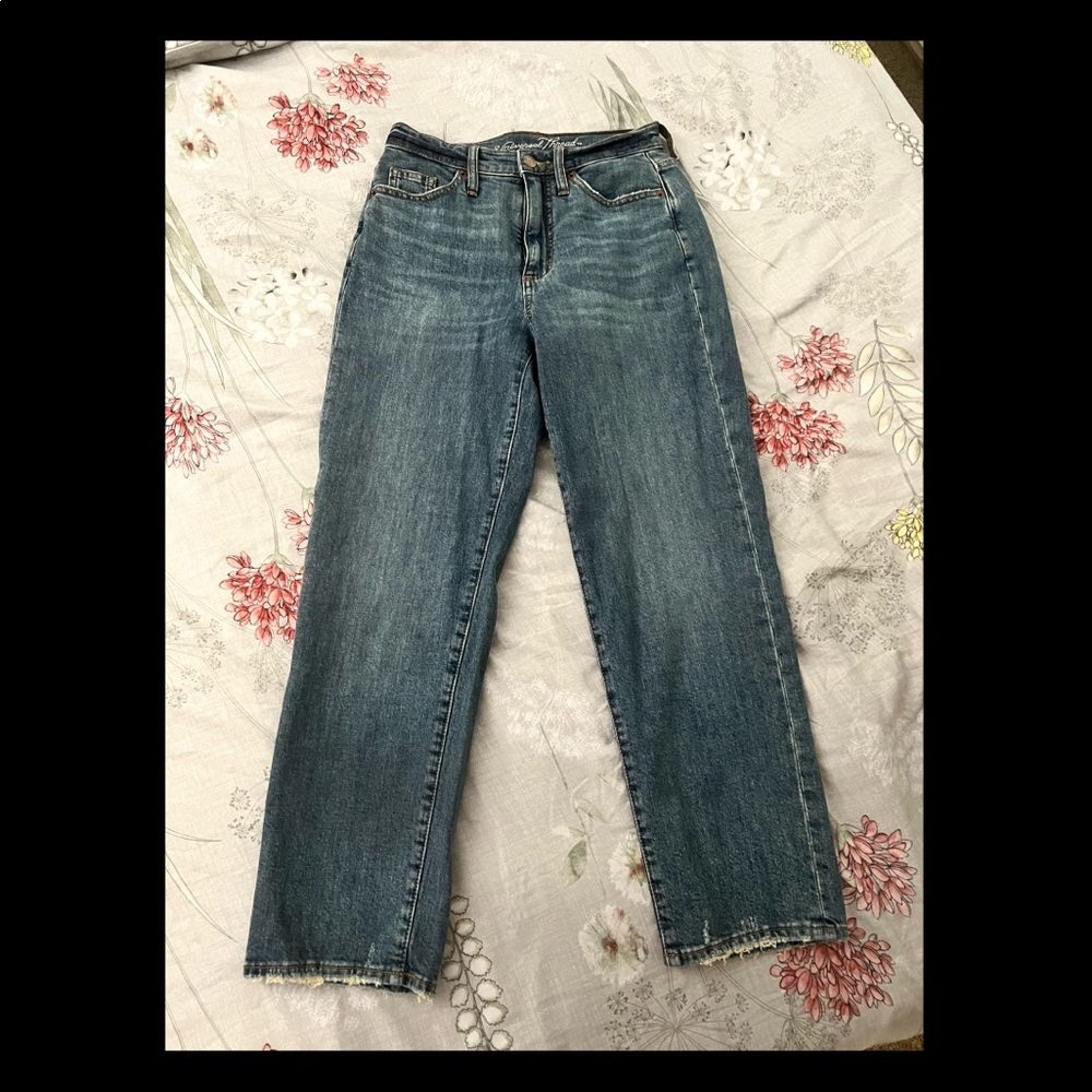 New Universal thread straight jeans